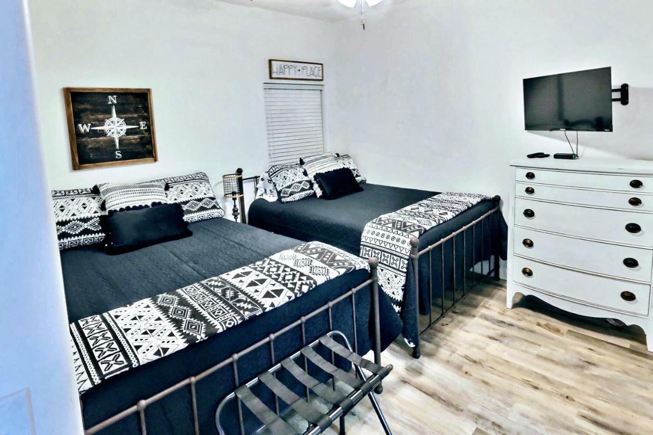 Barefoot Bliss - Beachfront Condo - Sleeps 12 Panama City Beach Exteriör bild