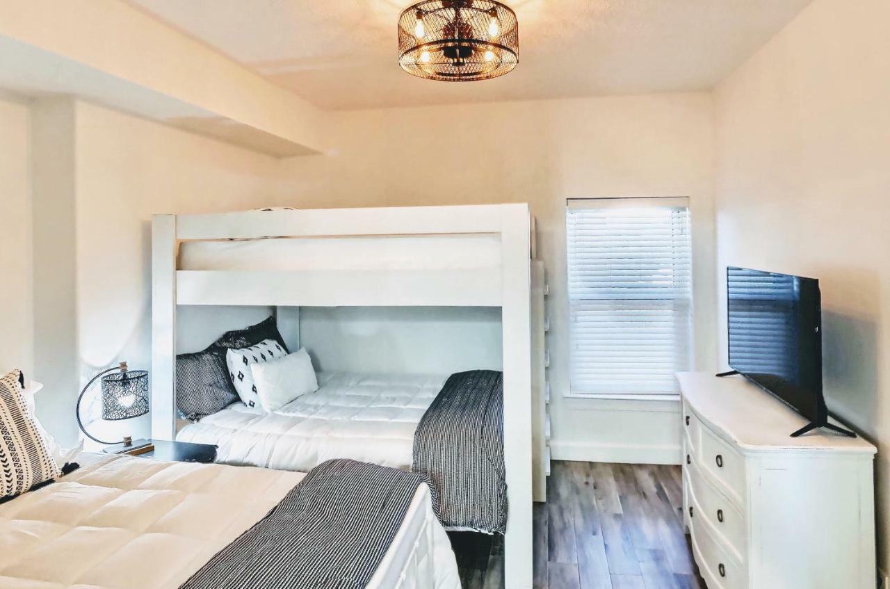 Barefoot Bliss - Beachfront Condo - Sleeps 12 Panama City Beach Exteriör bild